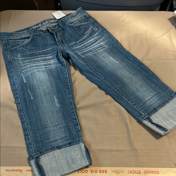 h & g Los Angelo's Women's denim Capri - Picture 1 of 9